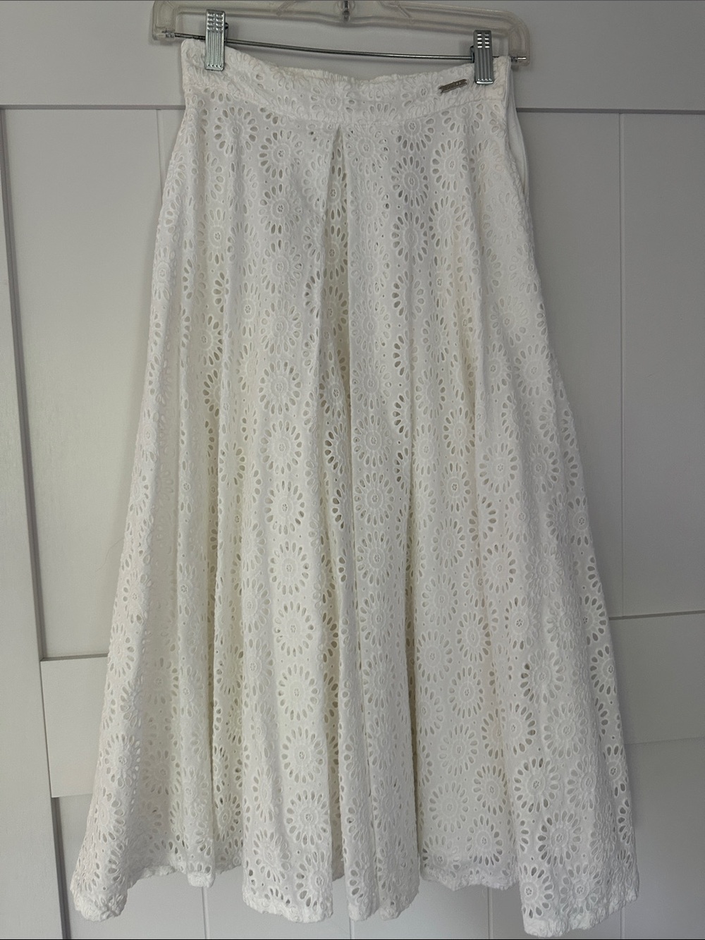 GUESS White Floral Eyelet Full A-Line Skirt XS